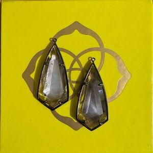 Kendra Scott Carla drop earrings MISSING HOOKS!